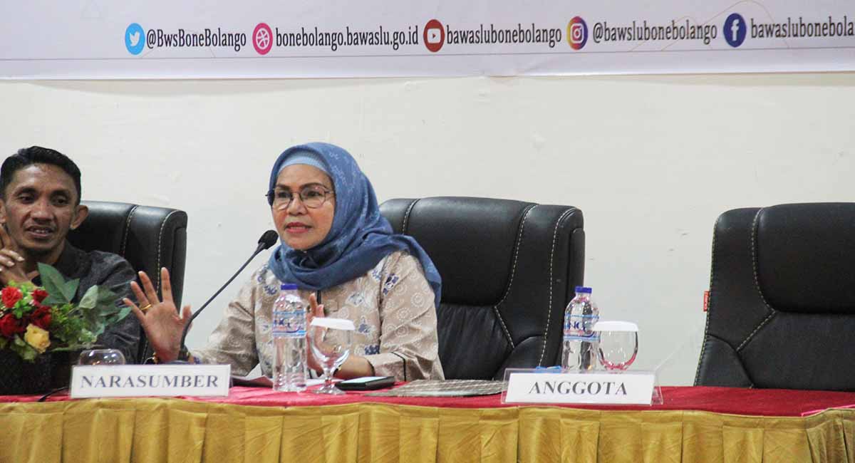 MENJADI NARASUMBER SEKALIGUS MENUTUP KEGIATAN SOSIALISASI, MERLAN: NETRALITAS ASN MENJADI KONSEKUENSI DALAM PELAKSANAAN DEMOKRASI PEMILU SERENTAK TAHUN 2024