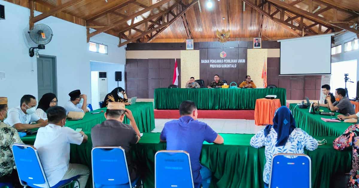 Bawaslu Bone Bolango Hadiri Rapat Pembahasan laporan Kinerja Akhir Tahun 2021