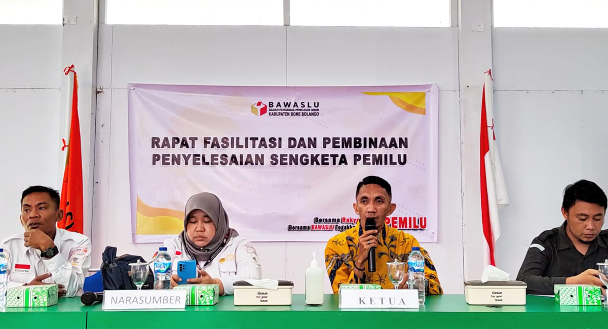 FAHRI BUKA KEGIATAN RAPAT FASILITASI PEMBINAAN PENYELESAIAN SENGKETA PEMILU