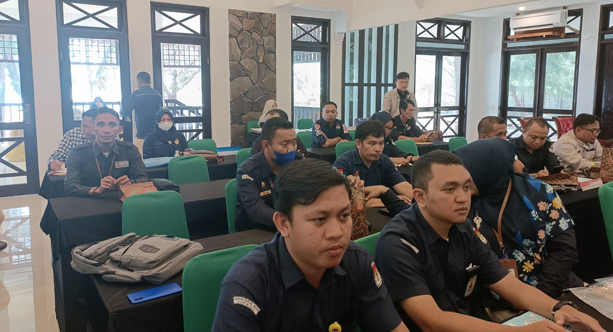 FAHRI HADIRI KEGIATAN EVALUASI DATA PEMILIH DAN PERSIAPAN PEMETAAN TPS KHUSUS