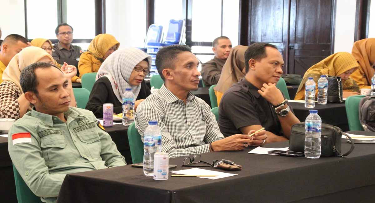 KETUA DAN ANGGOTA BAWASLU BONE BOLANGO HADIRI RAPAT PAPARAN TIMELINE ANGGARAN TAHUN 2023 OLEH BAWASLU PROVINSI GORONTALO