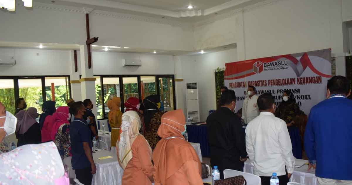 \nKegiatan yang akan berlangsung selama dua hari tersebut  yakni dari tanggal 4 s/d 5 November 2021  diikuti oleh Ketua/Anggota Bawaslu Kabupaten/Kota yang membidangi Kordiv SDM-O &amp
