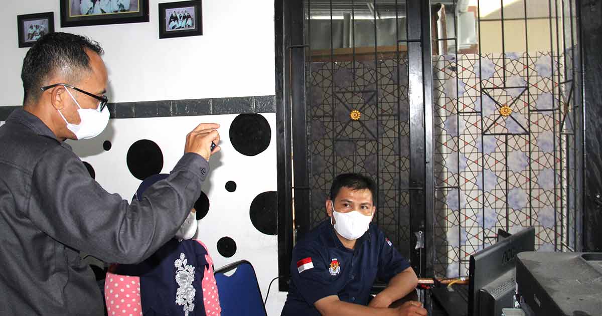 SAMBANGI  KPU BONE BOLANGO, INI YANG DILAKUKAN ZAIN.
