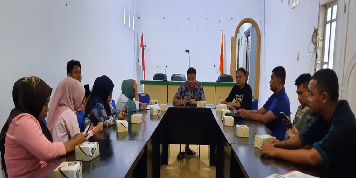 PIMPIN RAPAT KESEKRETARIATAN, ARKAN: TETAP JAGA KEKOMPAKAN DALAM PELAKSANAAN TUGAS