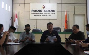 KUNJUNGI BAWASLU BONE BOLANGO, NIKSON SUPERVISI PROGRES PENGAWASAN PDPB