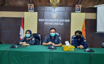 Kepala Sekretariat Bawaslu Bone Bolango Hadiri Rapat Penyusunan Laporan Komprehensif.