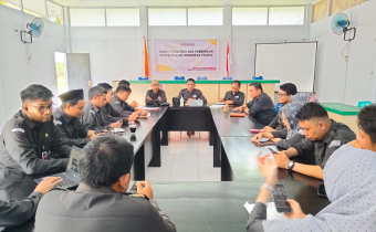 BAWASLU BONEBOL GELAR RAPAT RUTIN EVALUASI PELAKSANAAN TUGAS