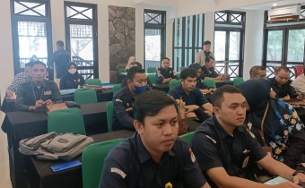 FAHRI HADIRI KEGIATAN EVALUASI DATA PEMILIH DAN PERSIAPAN PEMETAAN TPS KHUSUS