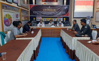 KETUA DAN ANGGOTA BAWASLU BONE BOLANGO HADIRI UJI PUBLIK RANCANGAN PENATAAN DAERAH PEMILIHAN DAN ALOKASI KURSI DPRD PADA PEMILU 2024 OLEH KPU KABUPATEN BONE BOLANGO