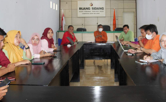 FAHRI PIMPIN PENYUSUNAN LAPORAN AKHIR DIVISI SDM