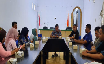 PIMPIN RAPAT KESEKRETARIATAN, ARKAN: TETAP JAGA KEKOMPAKAN DALAM PELAKSANAAN TUGAS
